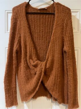 bacio Fuzzy Twist-Front Women's Sweater Small ( Loose Fit) fits Medium